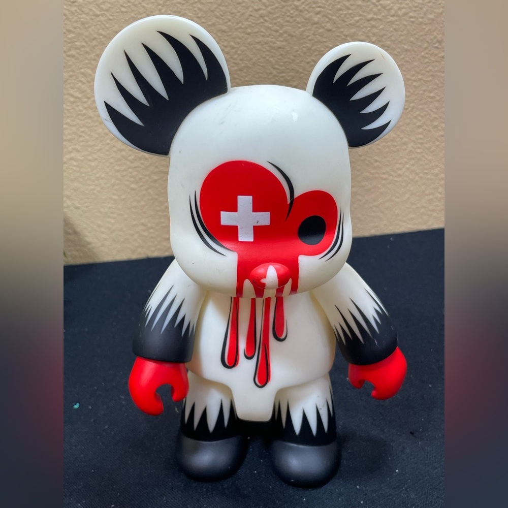 Toy2R QEE RIPPA BEAR 2003 DOINK INC 8”  Bear RARE HTF Glow in the dark